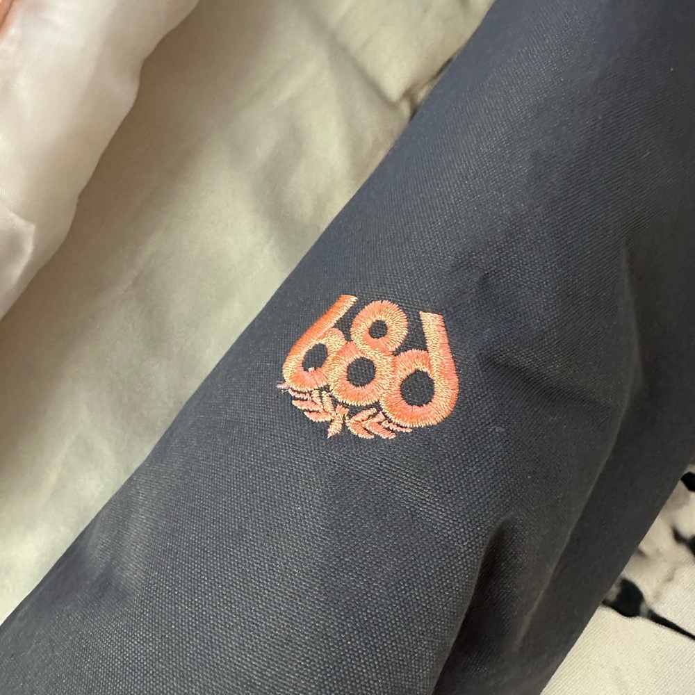 686 Wintersuit - Picture 3 of 10